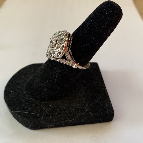 ELEGANT STERLING SILVER FILIGREE RING WITH RHINESTONES NWOT - Picture 2 of 4